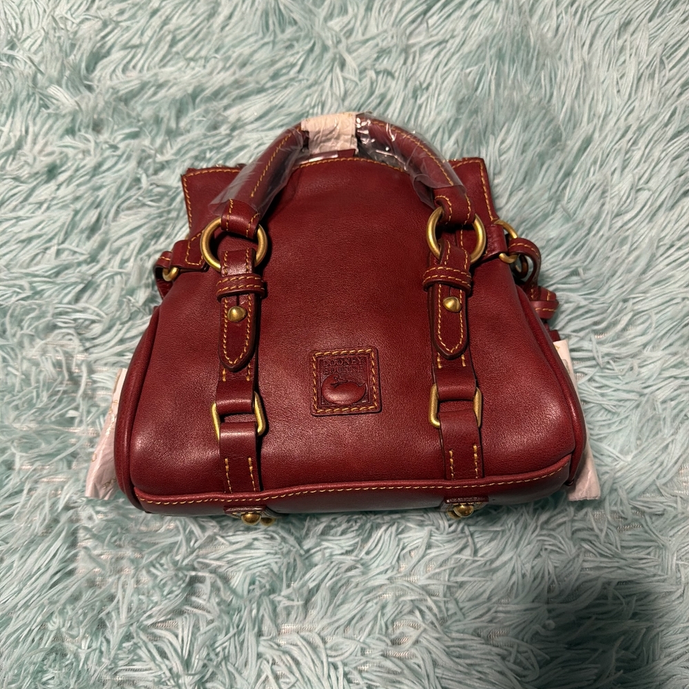 Elegant Burgundy DOONEY AND BOURKE Handbag Supple Italian Florentine leather. - Picture 5 of 5